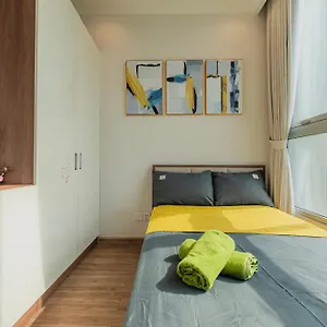 - Vinhomes Park, Landmark 81 Area & Ice Skating Rink Ho Chi Minh City
